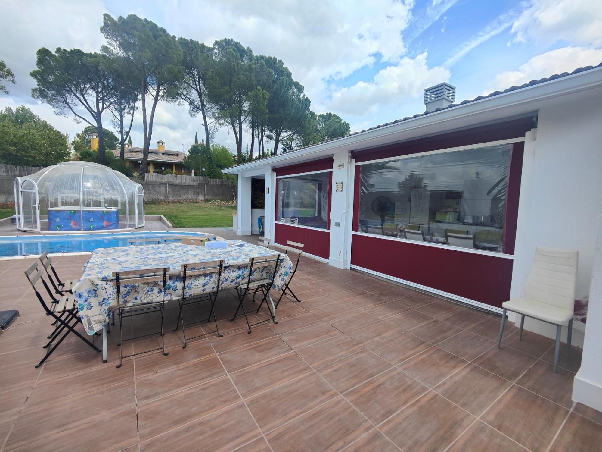 Chalet Con Piscina Y Jacuzzi En Madrid Alquila Habitaciones Algete Exterior photo